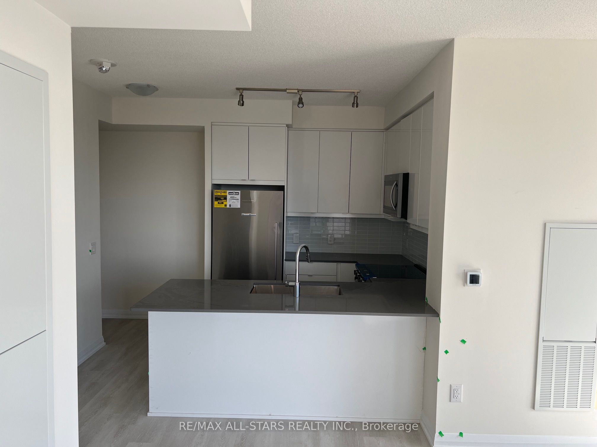 1124-3270 Sheppard Avenue E, Toronto, ON, M1T 3K3 photo 2