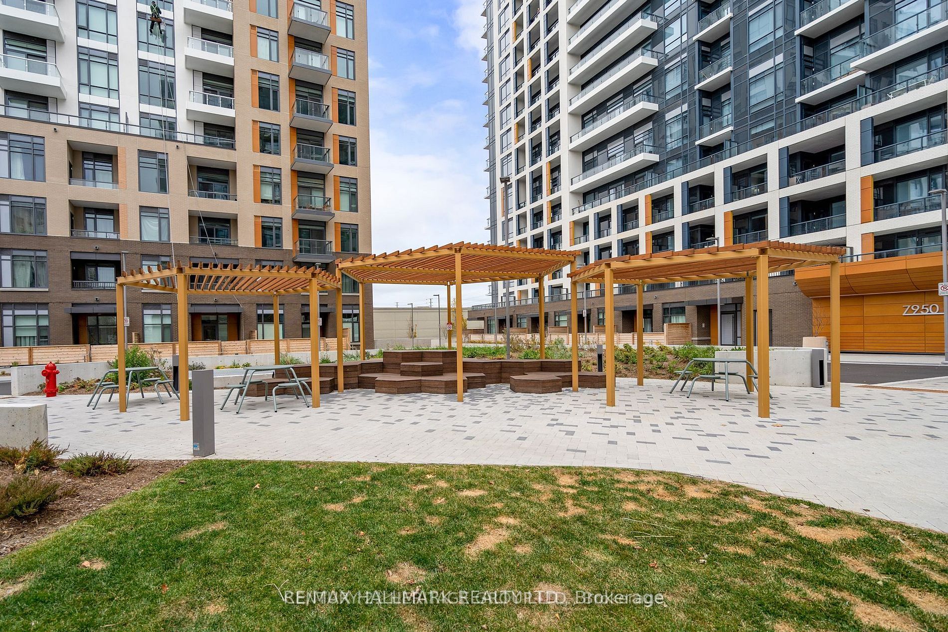A921-7950 Bathurst Street, Vaughan, ON, L4J 0L4 photo 2