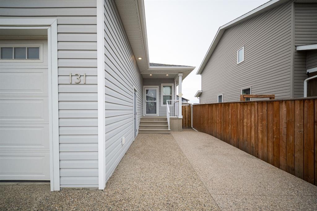131 Athabasca Crescent, Fort Mcmurray, AB, T9J 1C2 photo 3