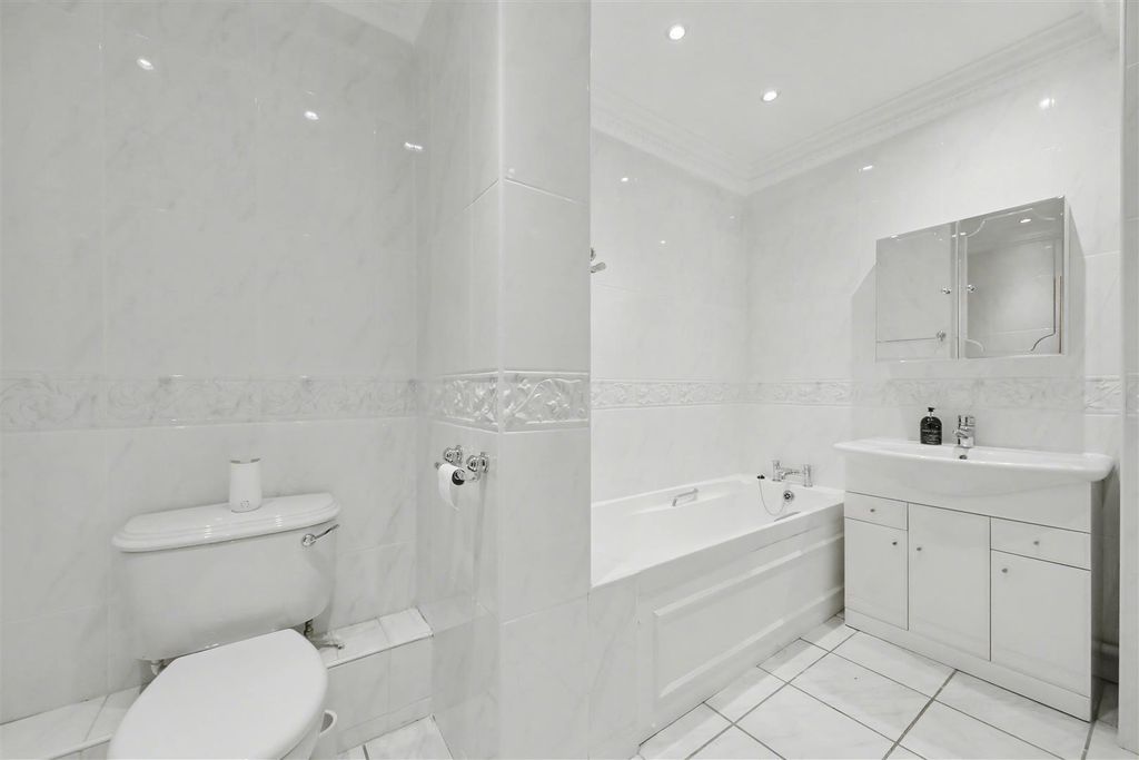 Additional image 10 of 2 bed flat for saleGills Hill, Radlett WD7