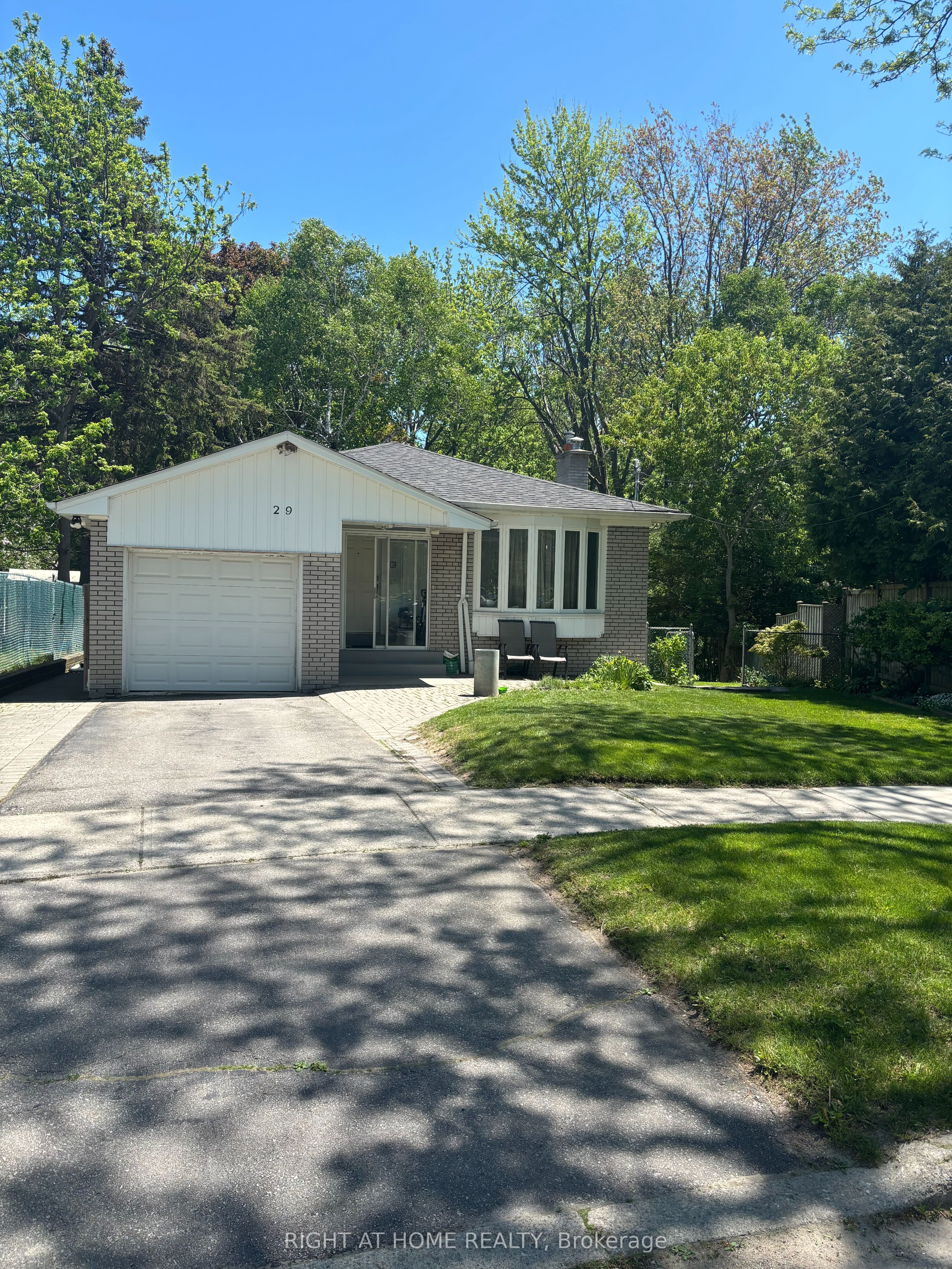 29 Ravenview Drive, Toronto, ON, M1E 3L9 photo 2
