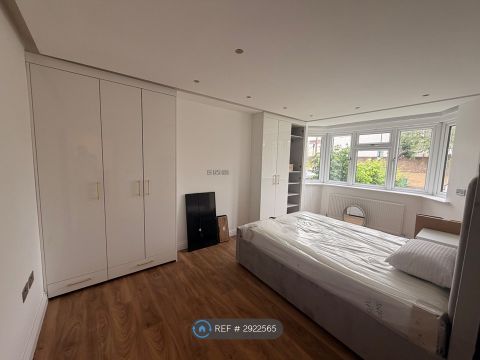 Bryan Avenue, London NW10, Room to rent
