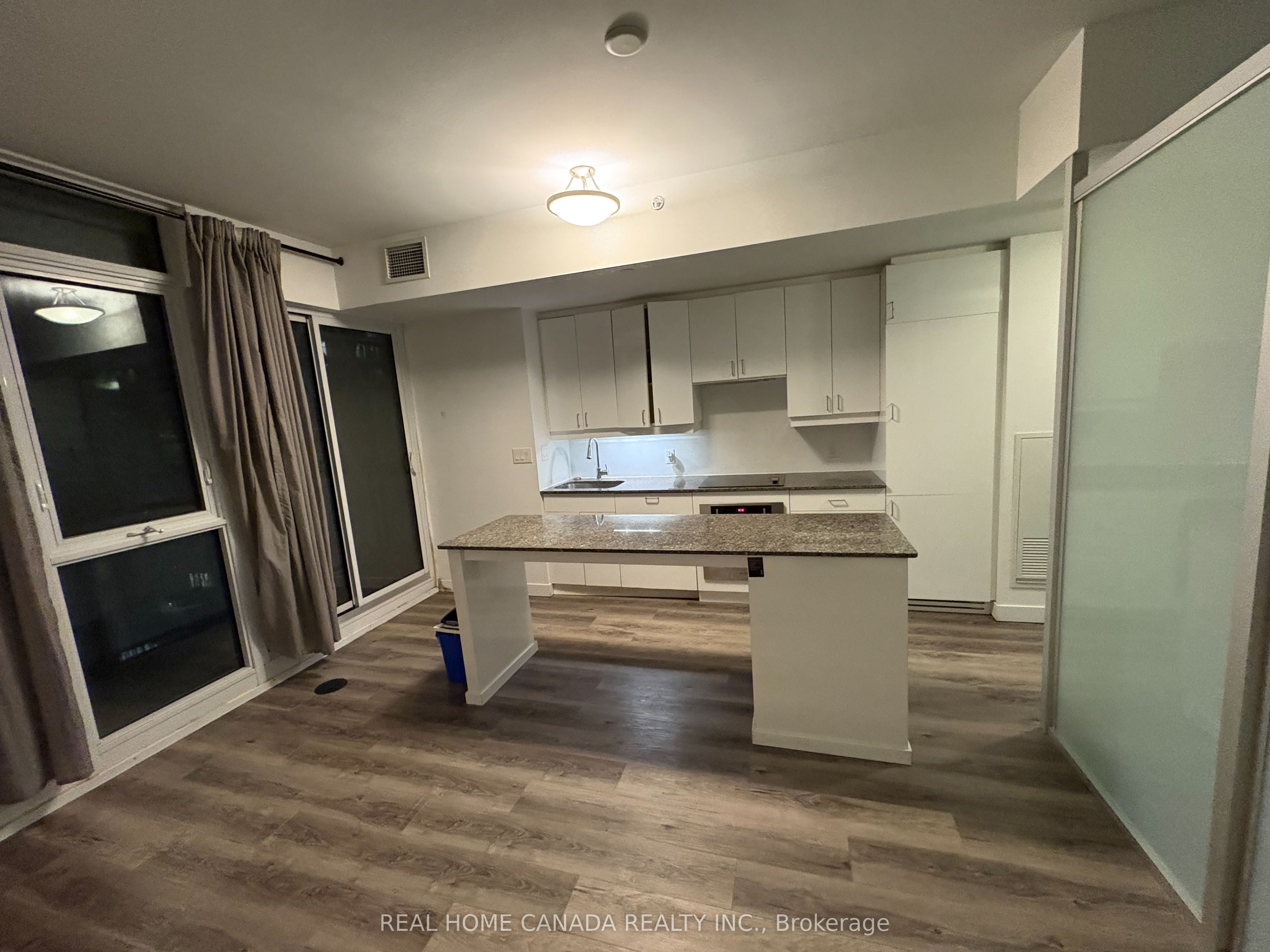 Additional image 3 of 1505-426 University Avenue, Toronto, ON, M5G 1S9