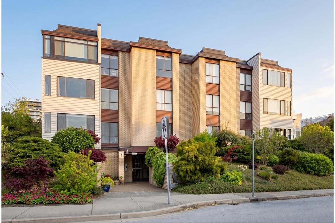 105-15265 Roper Avenue, White Rock, BC, V4B 2E9