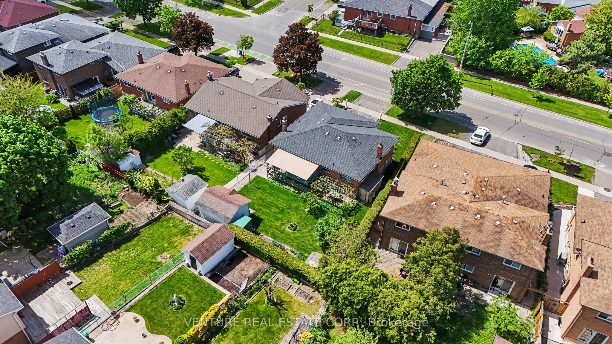 Additional image 4 of 346 Centre Street N, Brampton, ON, L6V 3B5