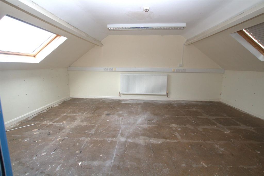 Additional image 15 of 6 bed terraced house for saleStation Road, Redcar TS10