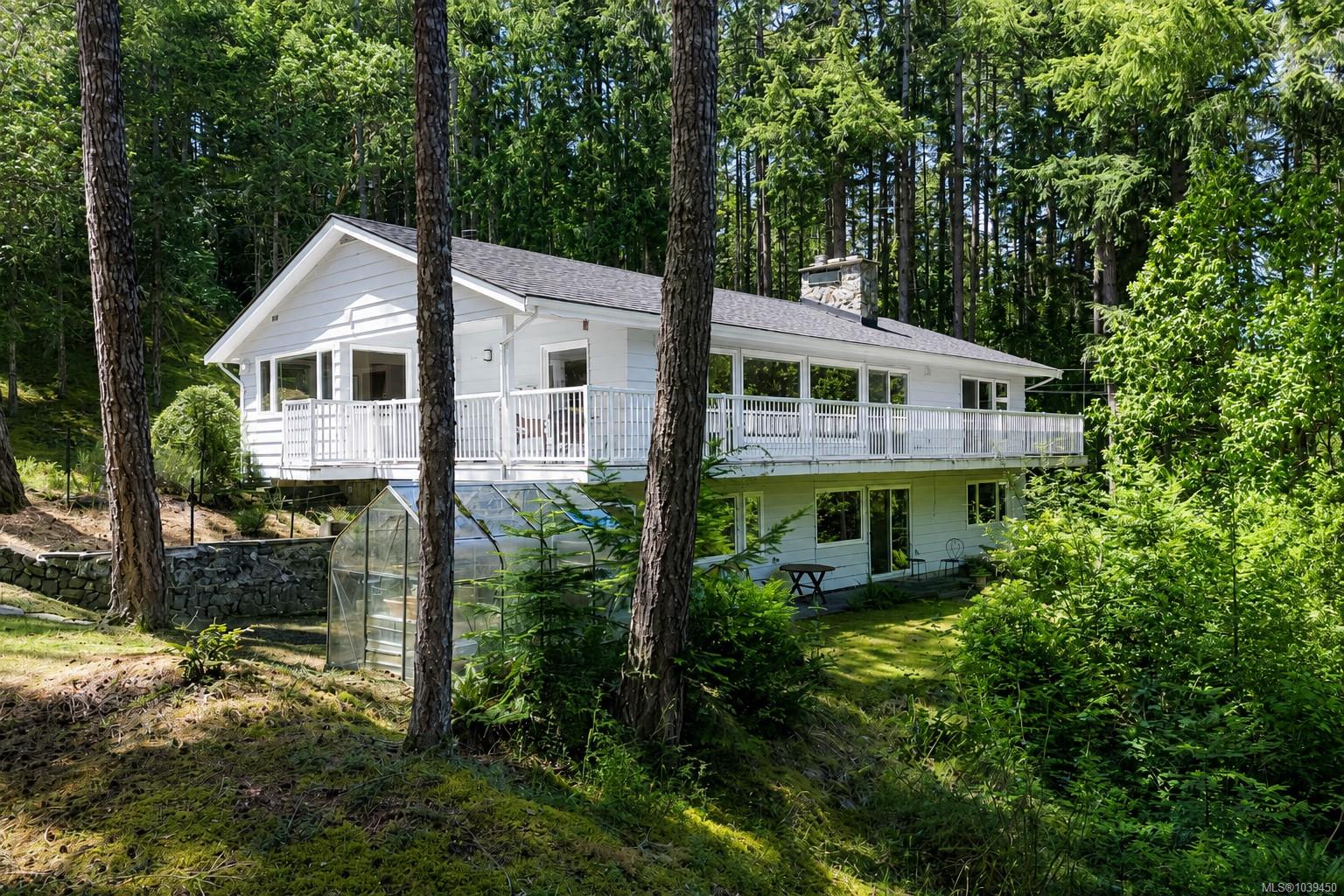 1495 Lands End Road, North Saanich, BC, V8L 5L5