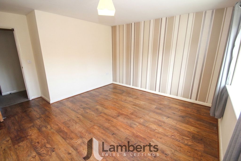 2 bed flat for saleGloucester Close, Enfield B97 photo 5