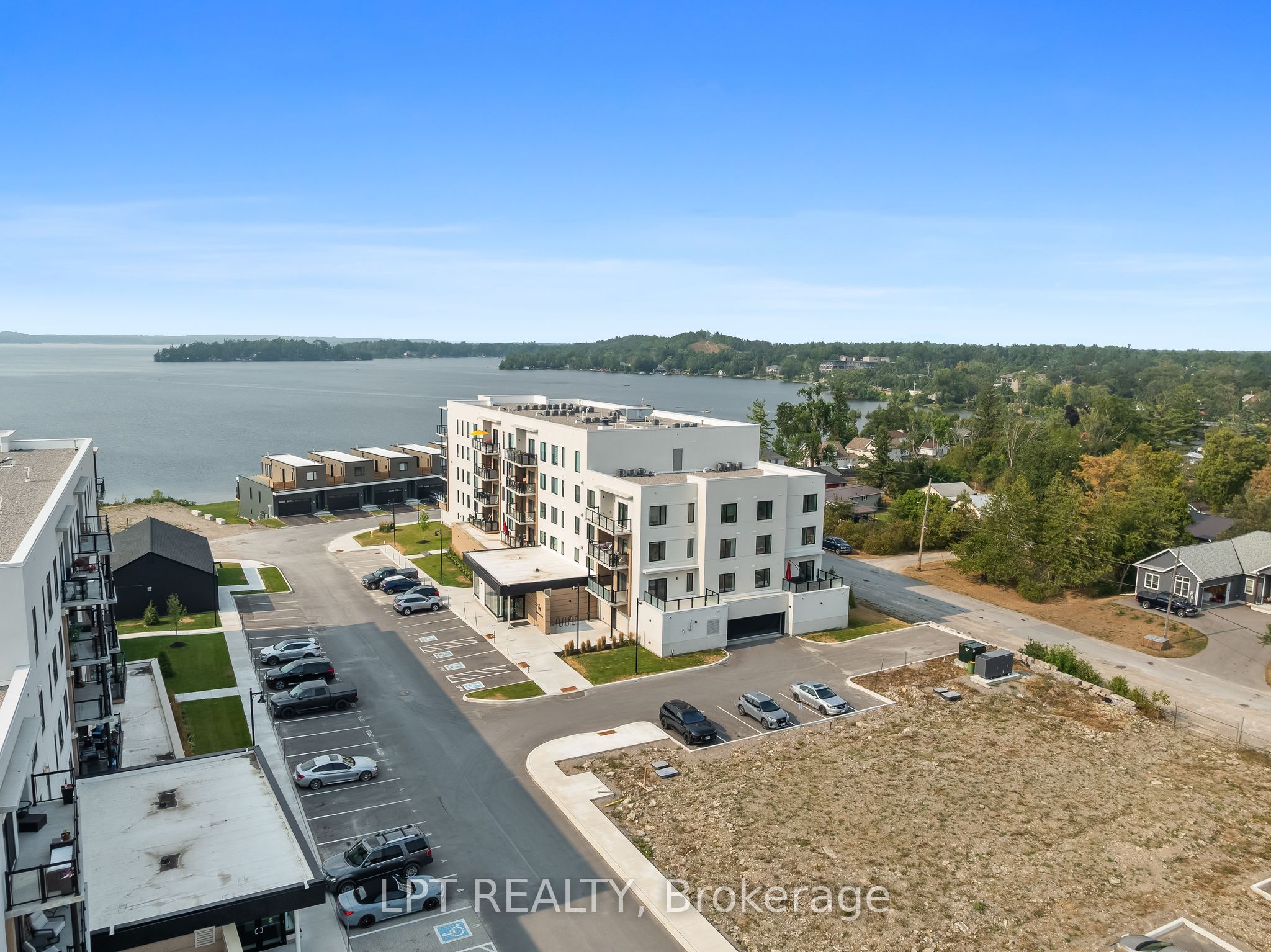 Additional image 3 of 402-19B West Street N, Kawartha Lakes, ON, K0M 1N0