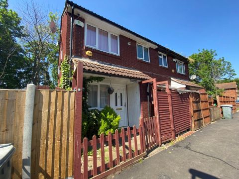 Chichester Close, Beckton E6