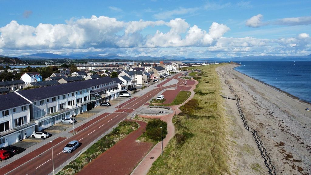 Additional image 4 of 4 bed town house for saleVictoria Parade, Pwllheli LL53