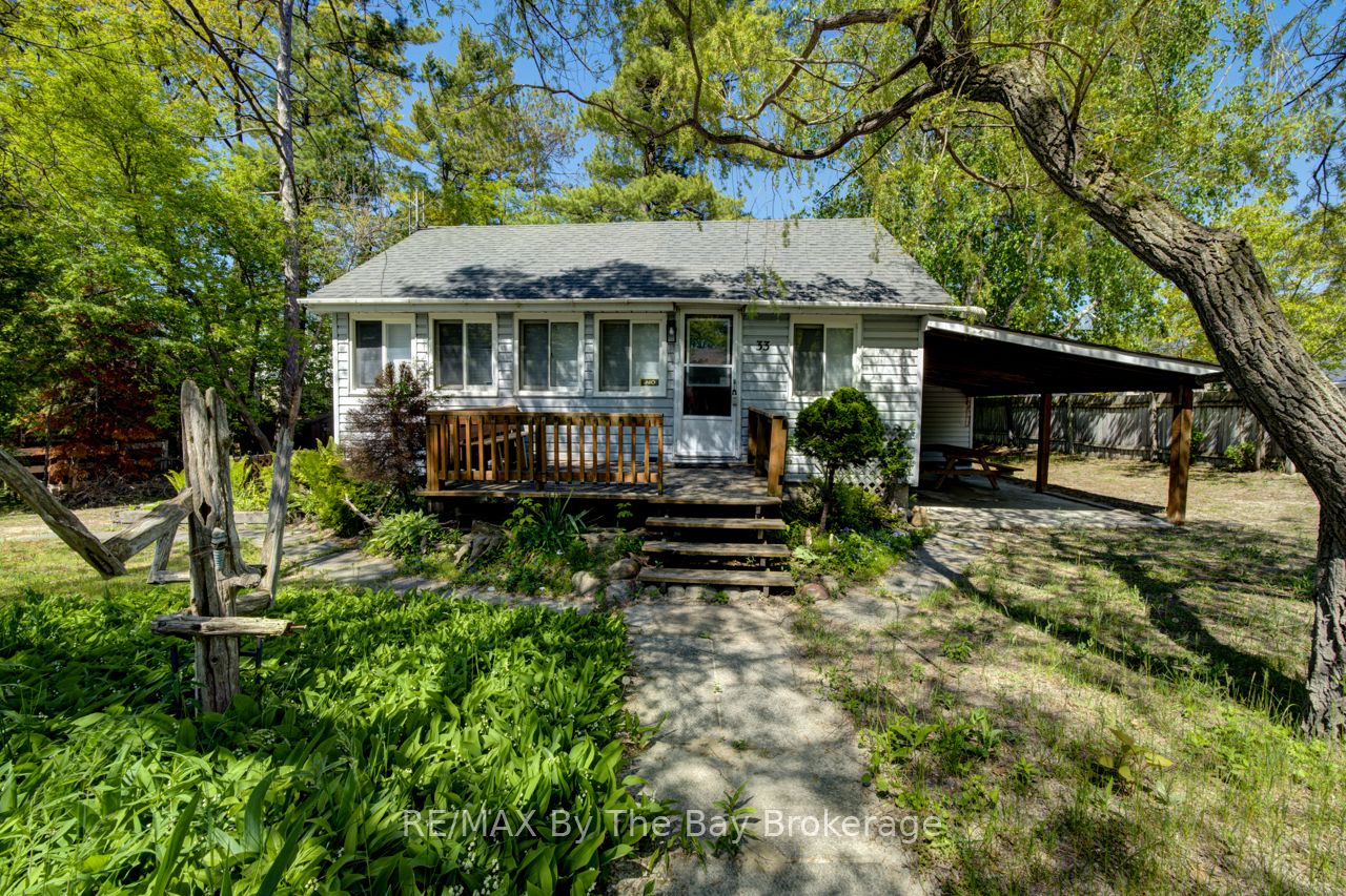 33 17th Street N, Wasaga Beach, ON, L9Z 2J1