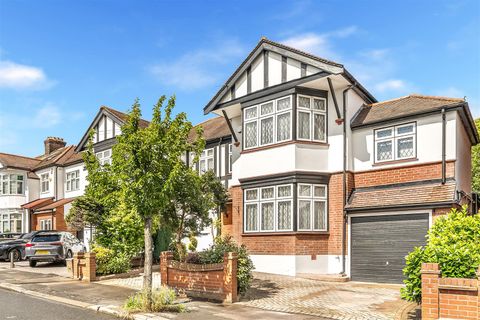 Falmouth Gardens, Ilford IG4