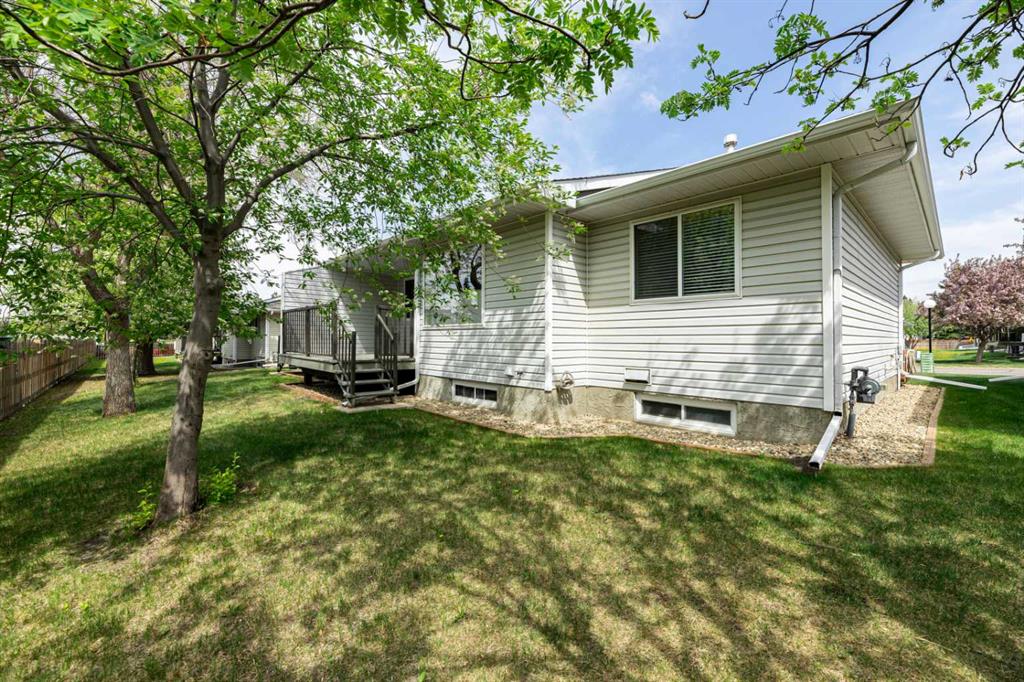 59-2816 Botterill Crescent, Red Deer, AB, T4R 2H7 photo 2