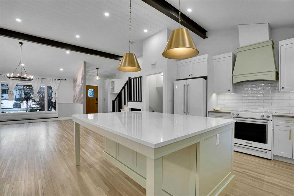 64 Hartford Road NW, Calgary, AB, T2K2A5
