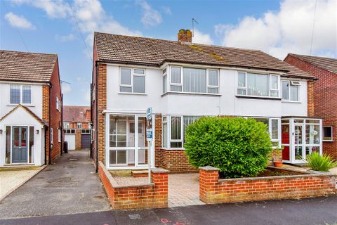 Court Close, Portsmouth, Hampshire PO6