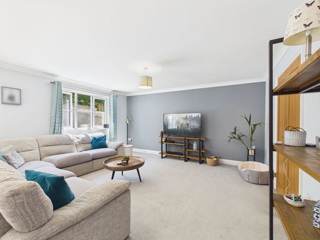 3 bed link detached house for salePark Rosmoran, Treleigh, Redruth TR16 photo 4