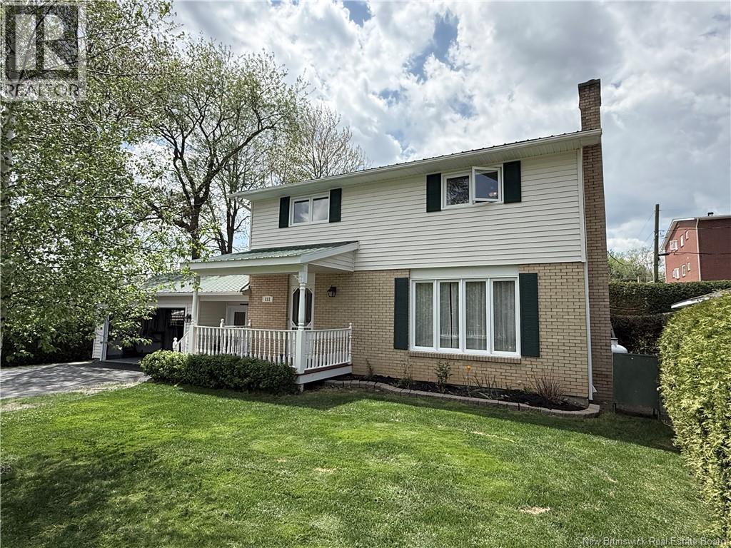 111 Elizabeth Street, Woodstock, NB, E7M1P8