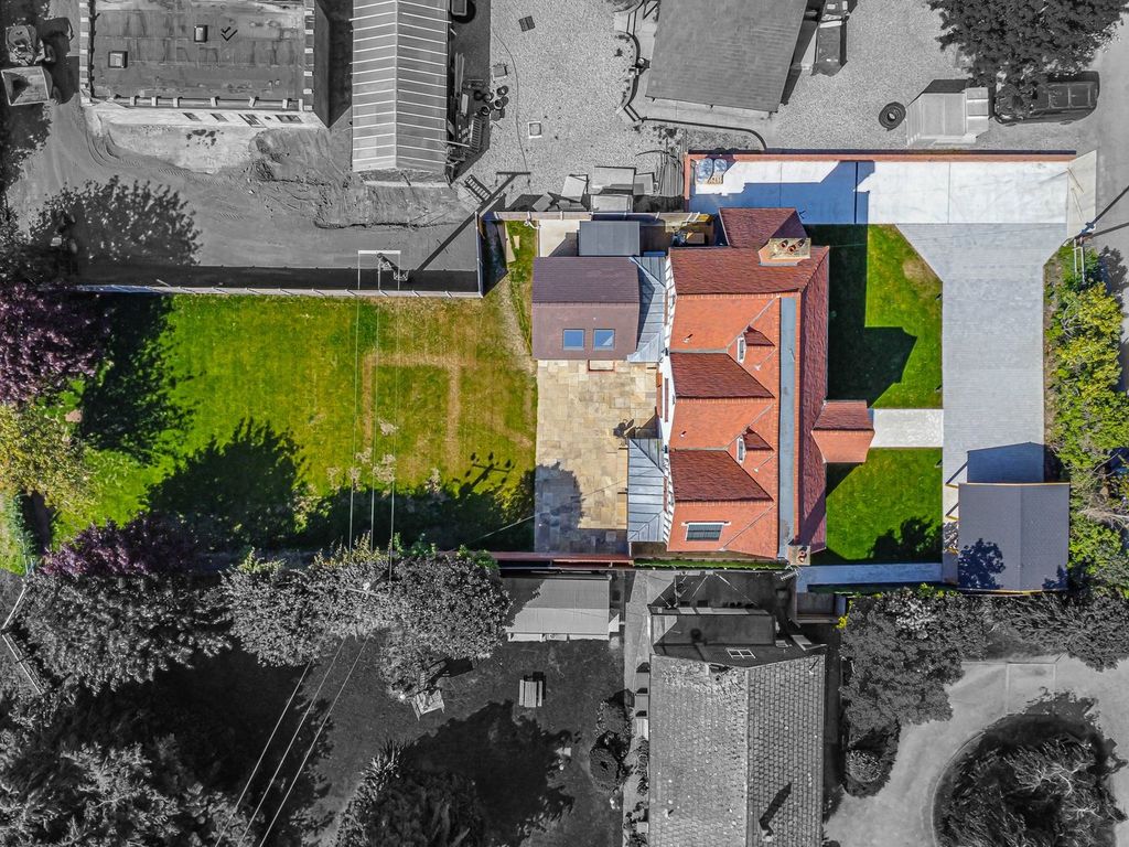 Additional image 2 of 5 bed detached house for saleShopland Hall Road, Rochford SS4