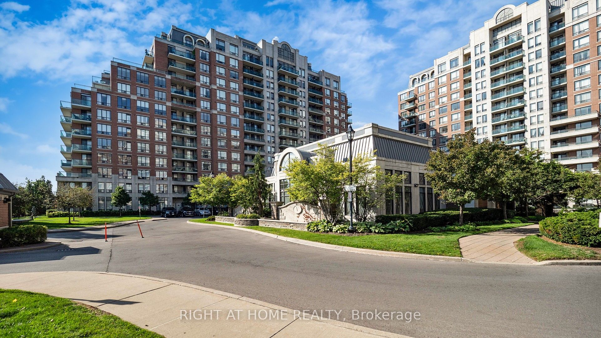 206-310 Red Maple Road, Richmond Hill, ON, L4C 0T7