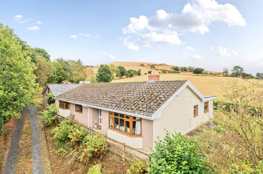 3 bed bungalow for saleNantmel, Rhayader, Powys LD6