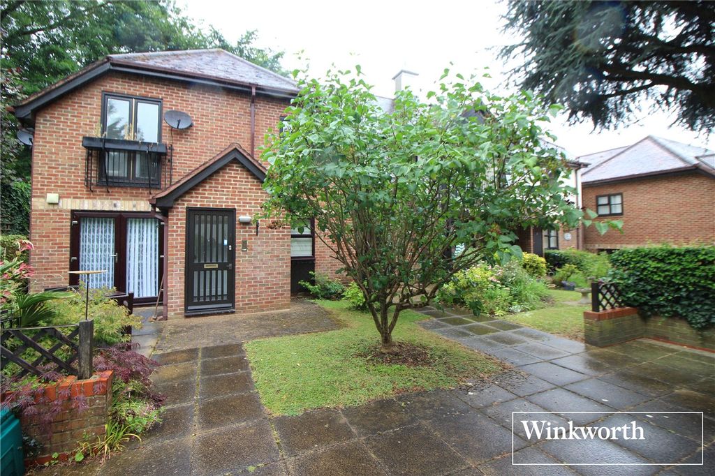 1 bed flat for saleWatling Street, Radlett, Hertfordshire WD7
