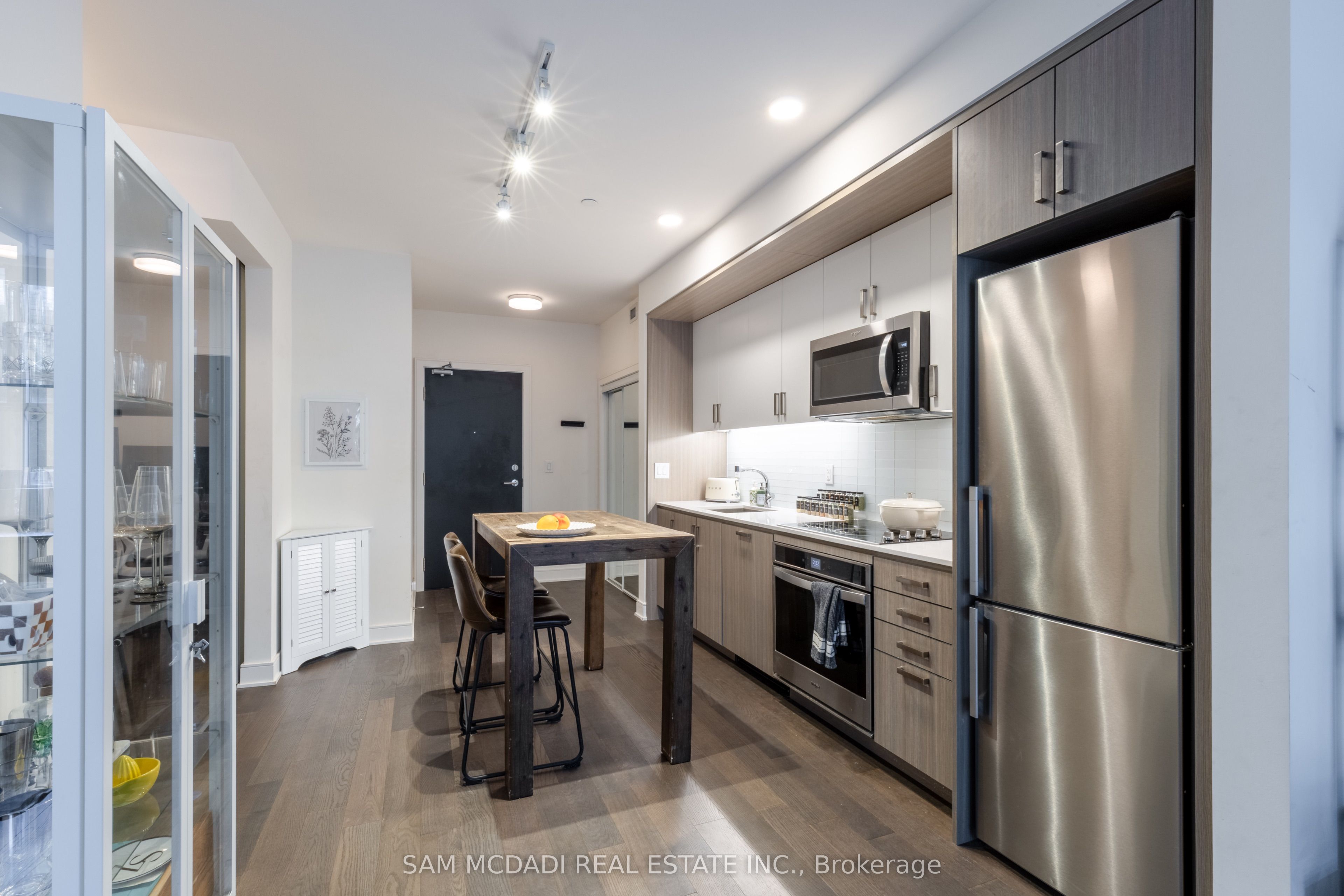 Additional image 4 of GR33-1575 Lakeshore Road W, Mississauga, ON, L5J 0B1