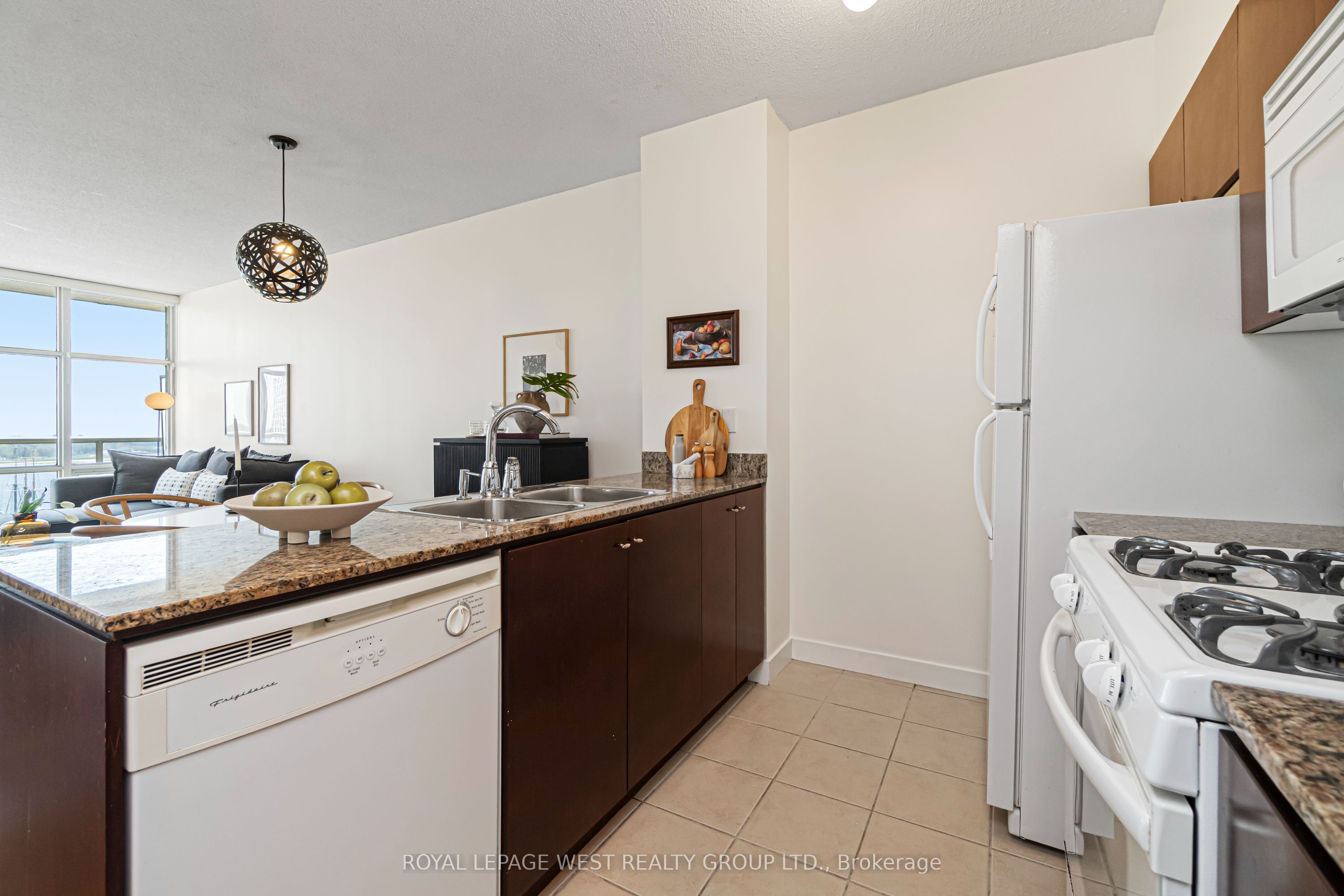 Additional image 6 of #1510-35 Mariner Terrace, Toronto, ON, M5V 3V9