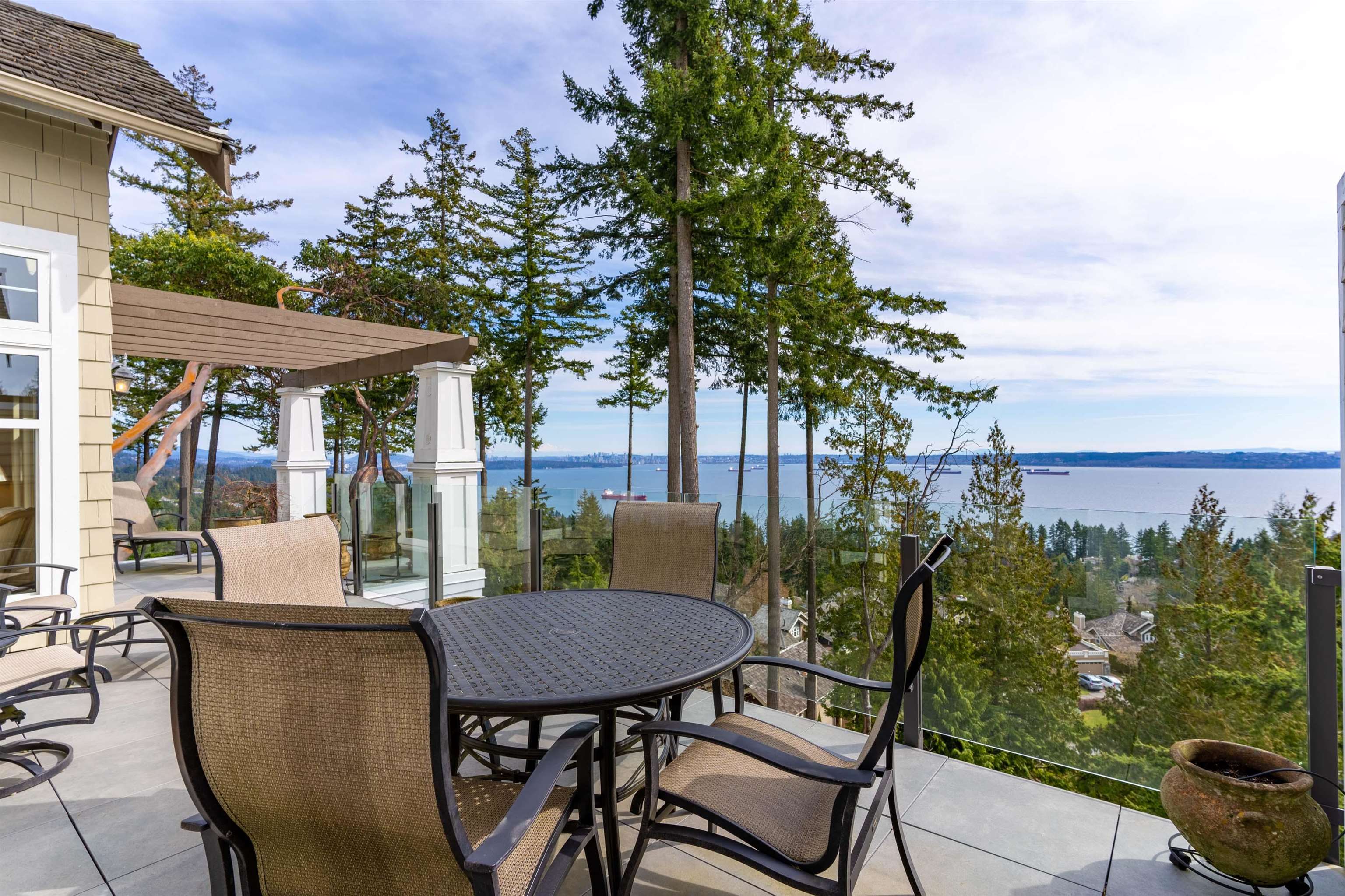 9-5110 Alderfeild Place, West Vancouver, BC, V7W 2W7