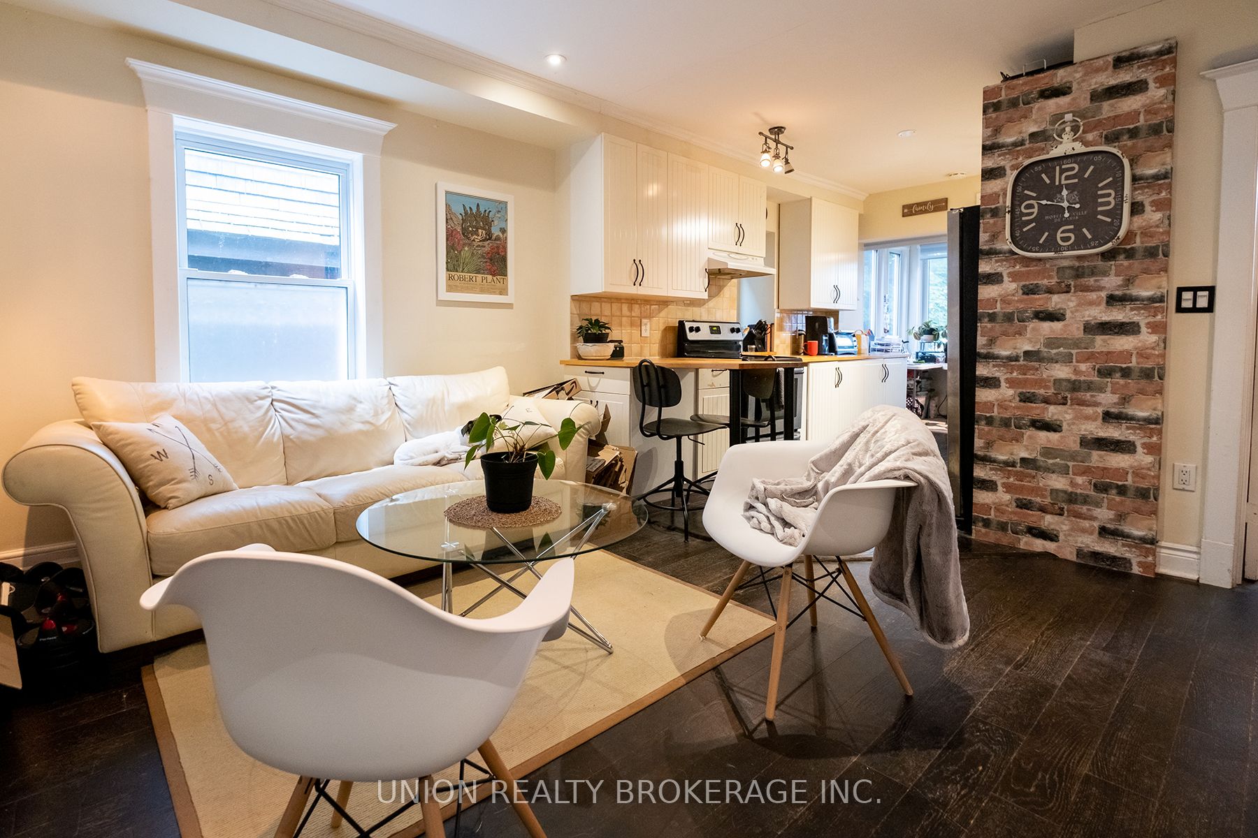 Upper-2471 Queen Street E, Toronto, ON, M4E 1H8 photo 3