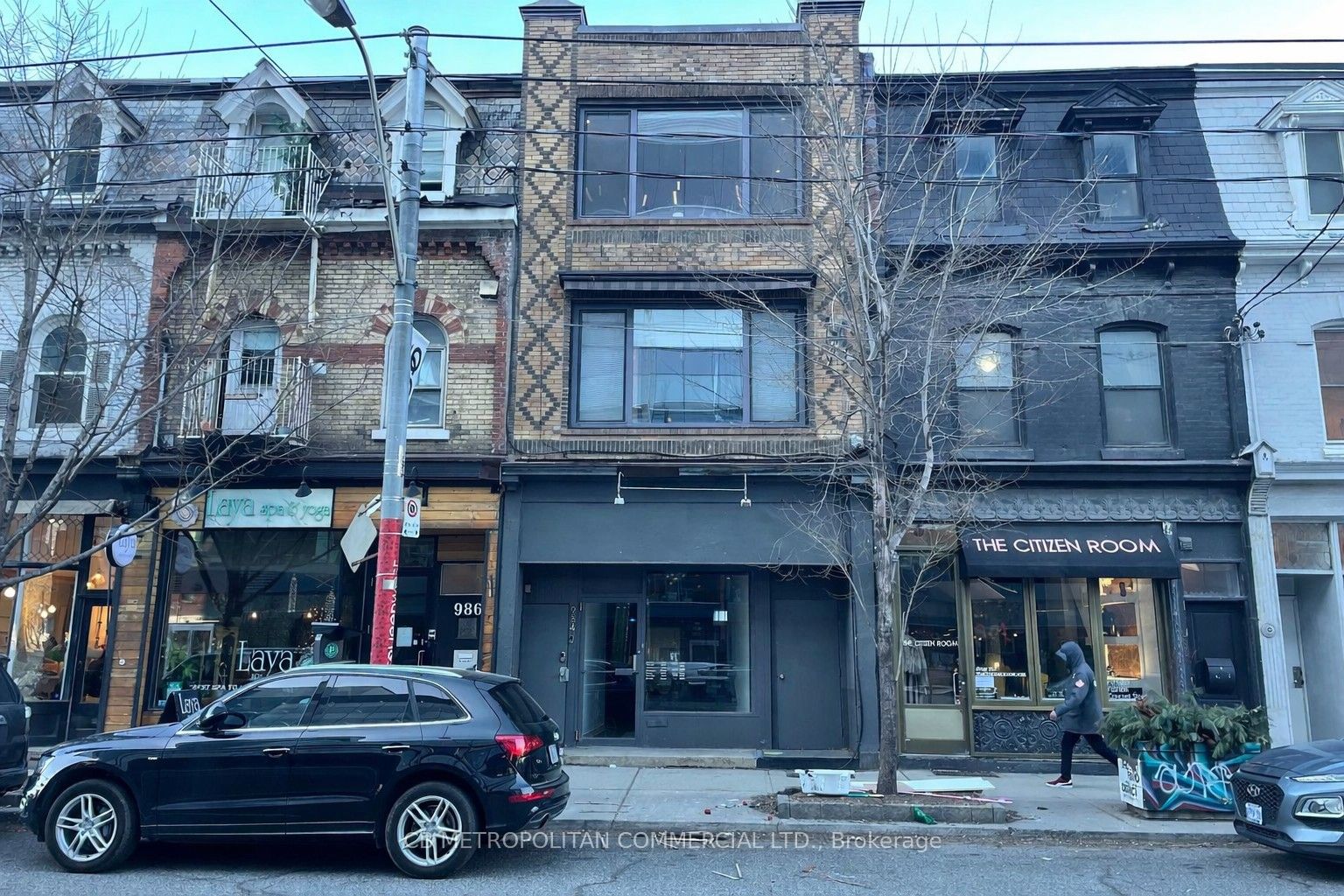 Main-984 Queen Street W, Toronto, ON, M6J 1H1