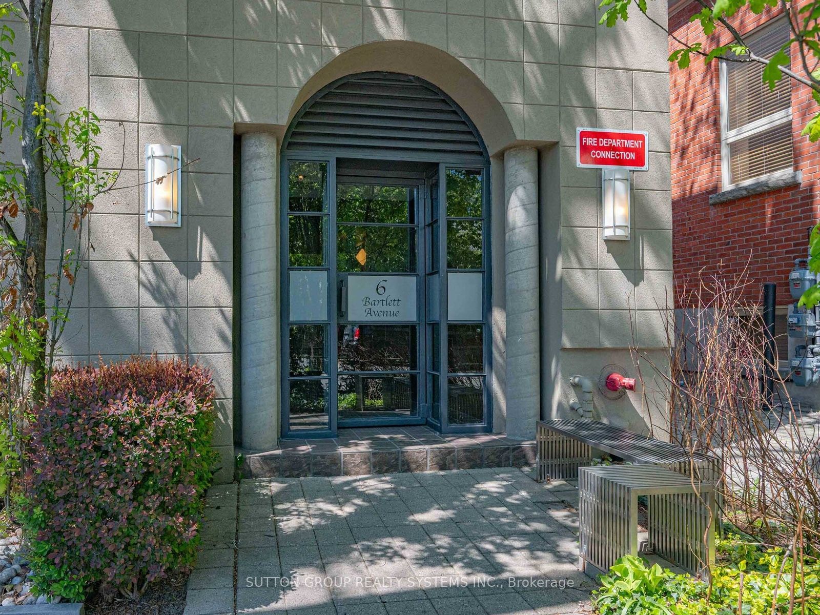 5-6 Bartlett Avenue W, Toronto, ON, M6H 3E7 photo 2