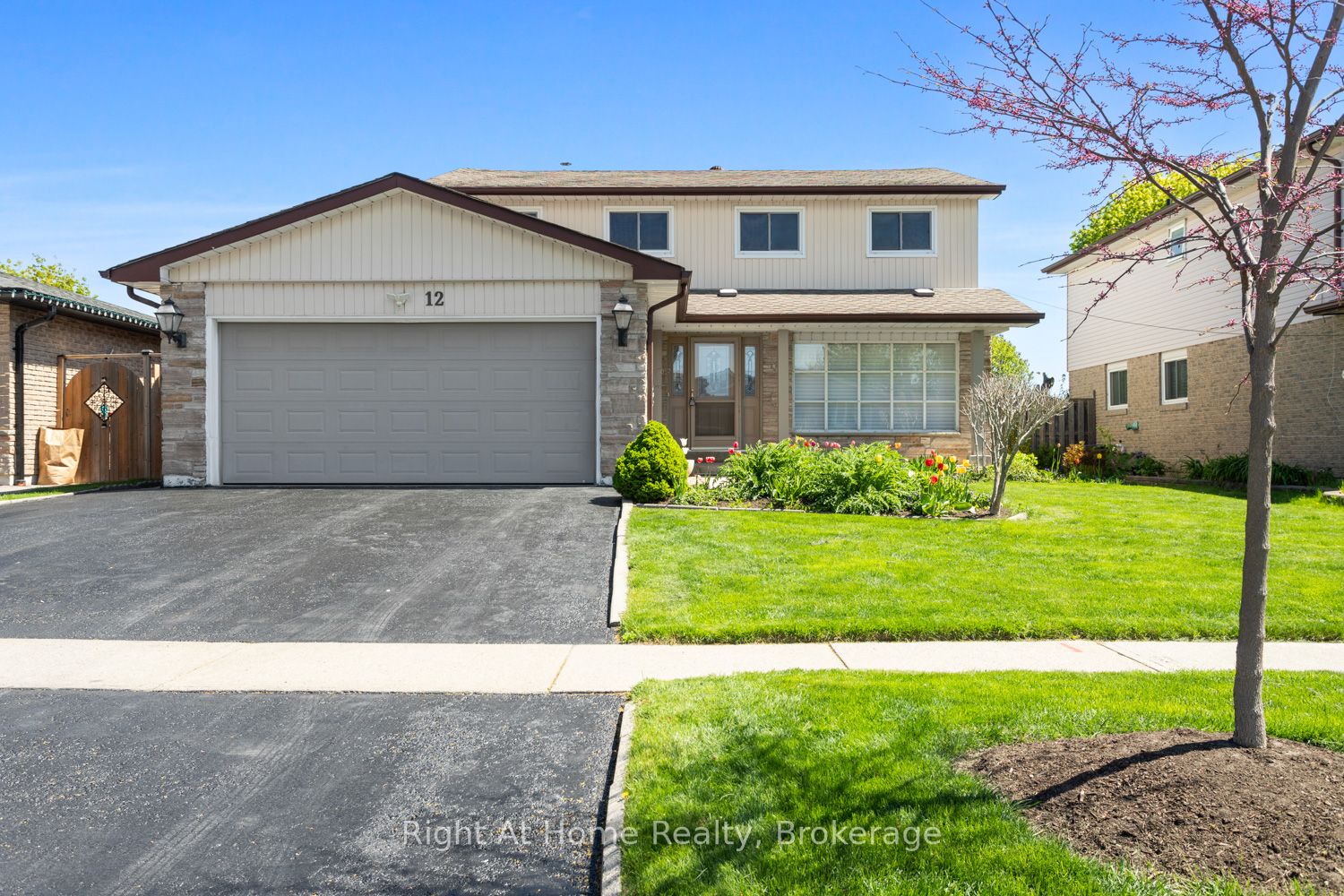 12 Pittmann Crescent, Ajax, ON, L1S 3G3 photo 3