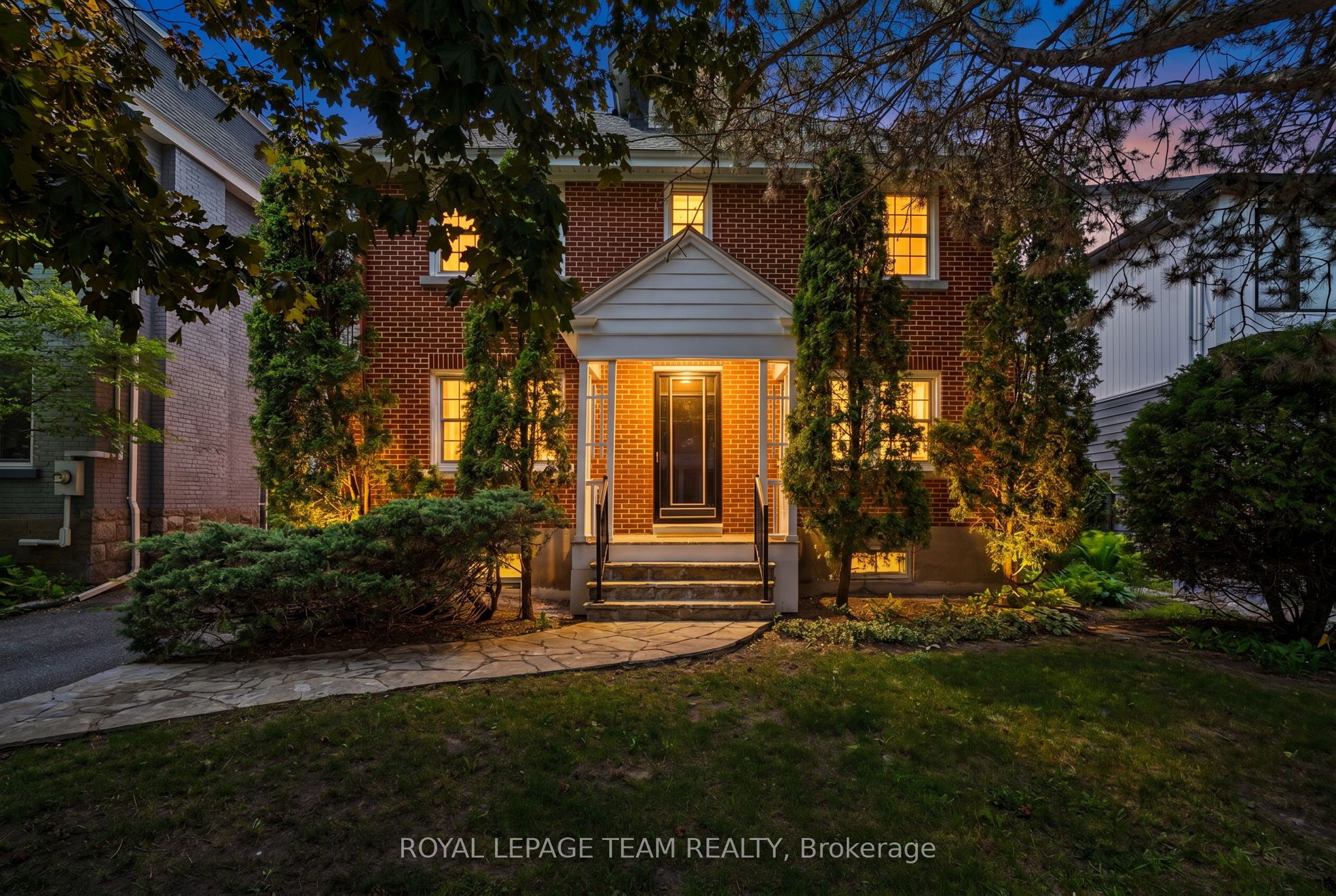 568 Golden Avenue, Ottawa, ON, K2A 2E9