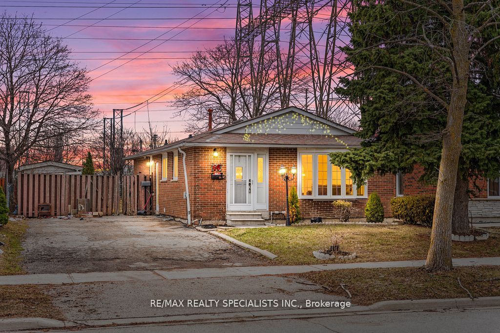 66 Avening Drive, Toronto, ON, M9V 1Y1