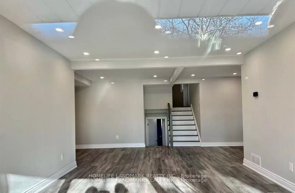 2421 Speyside Drive, Mississauga, ON, L5K 1X5