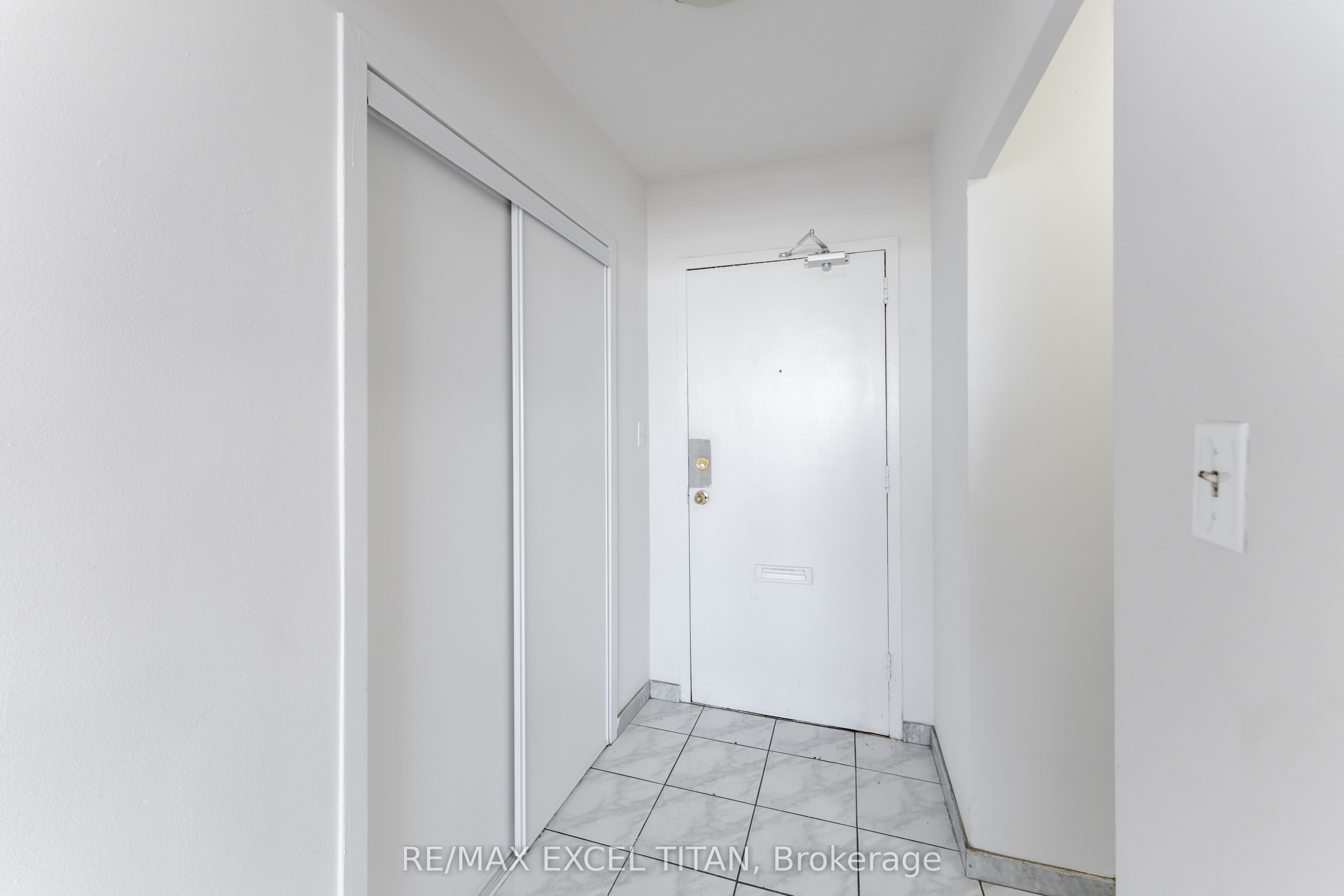 Additional image 4 of 611-1385 Midland Avenue, Toronto, ON, M1P 3B8