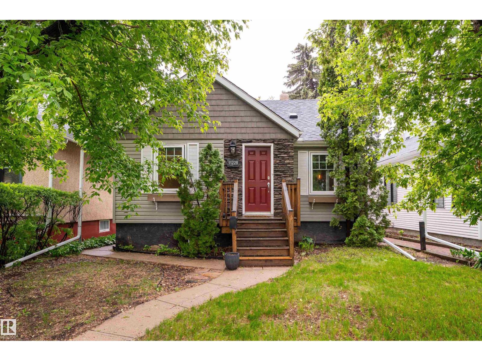 11228 67 Street NW, Edmonton, AB, T5B1L1