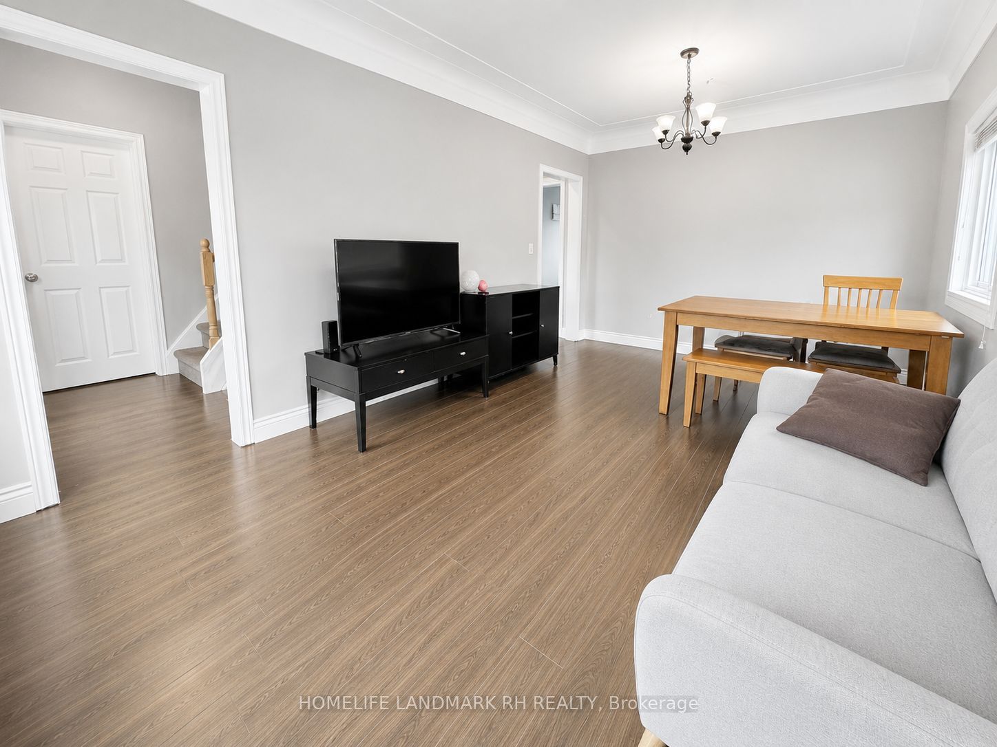 217 Limeridge Road W, Hamilton, ON, L9C 2V4 photo 3