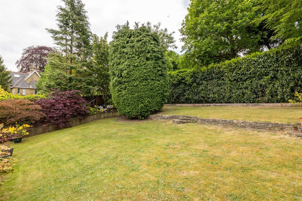 Additional image 15 of 4 bed detached house for saleDevon Crescent, Redhill RH1