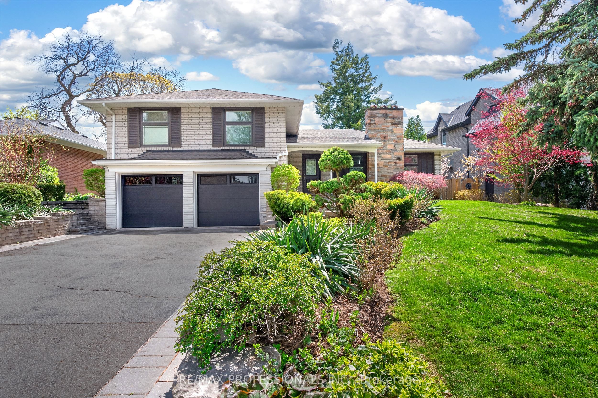 64 Ravensbourne Crescent, Toronto, ON, M9A 2A8