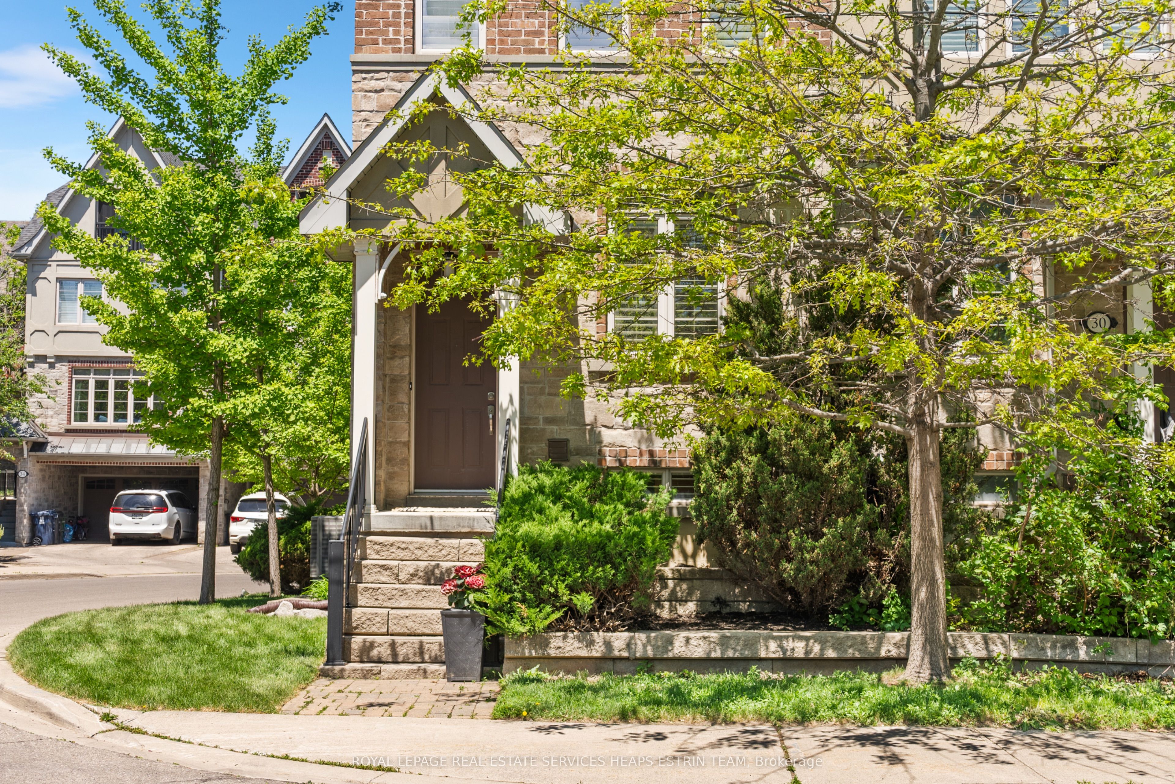 32 Mendota Road, Toronto, ON, M8Y 1E8 photo 3