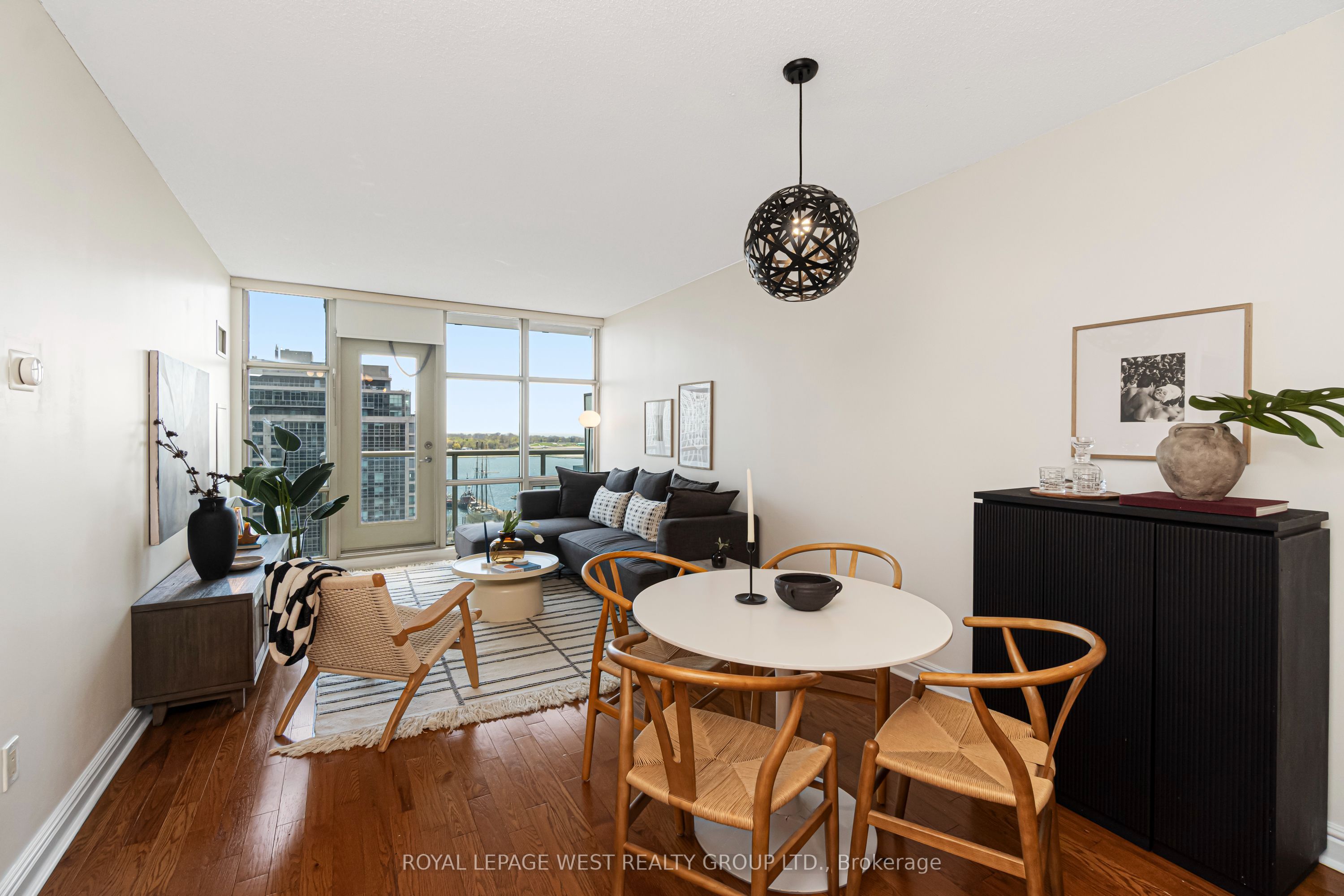 Additional image 2 of #1510-35 Mariner Terrace, Toronto, ON, M5V 3V9
