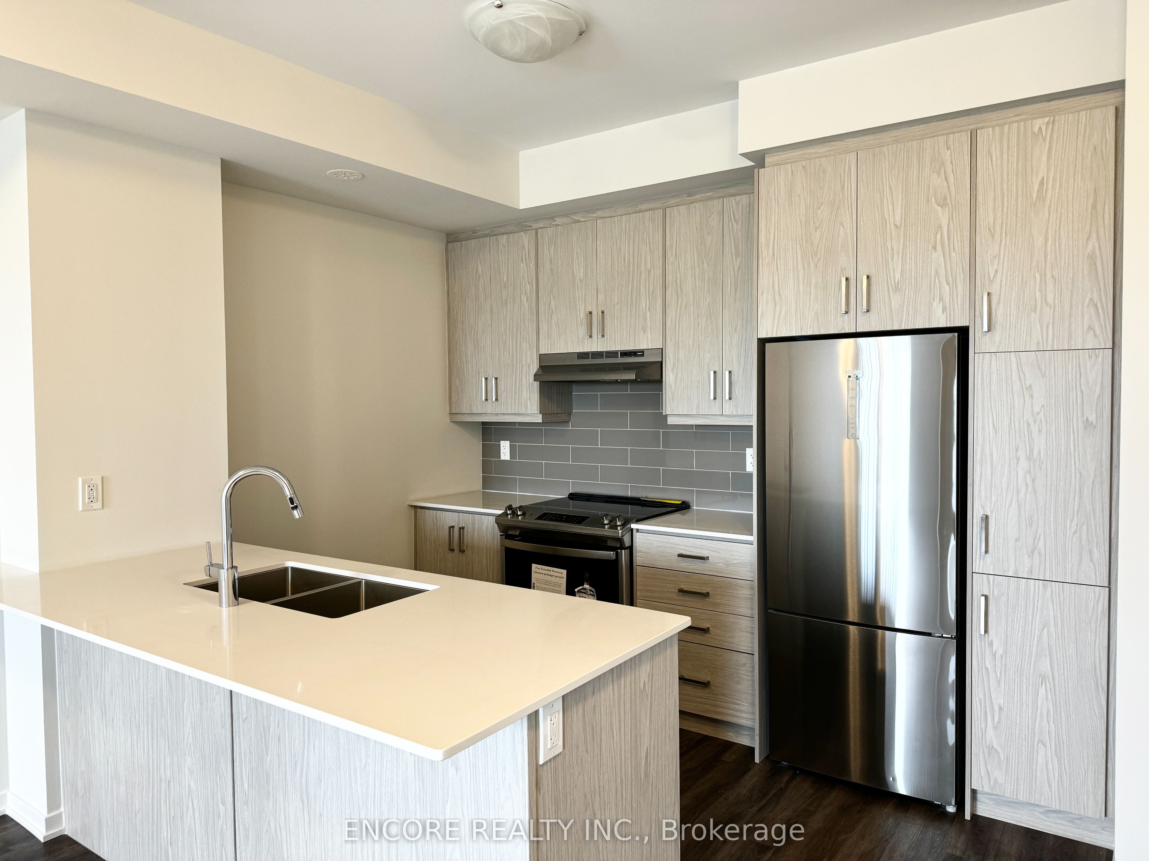 286-140 Honeycrisp Crescent, Vaughan, ON, L4K 0N7 photo 2