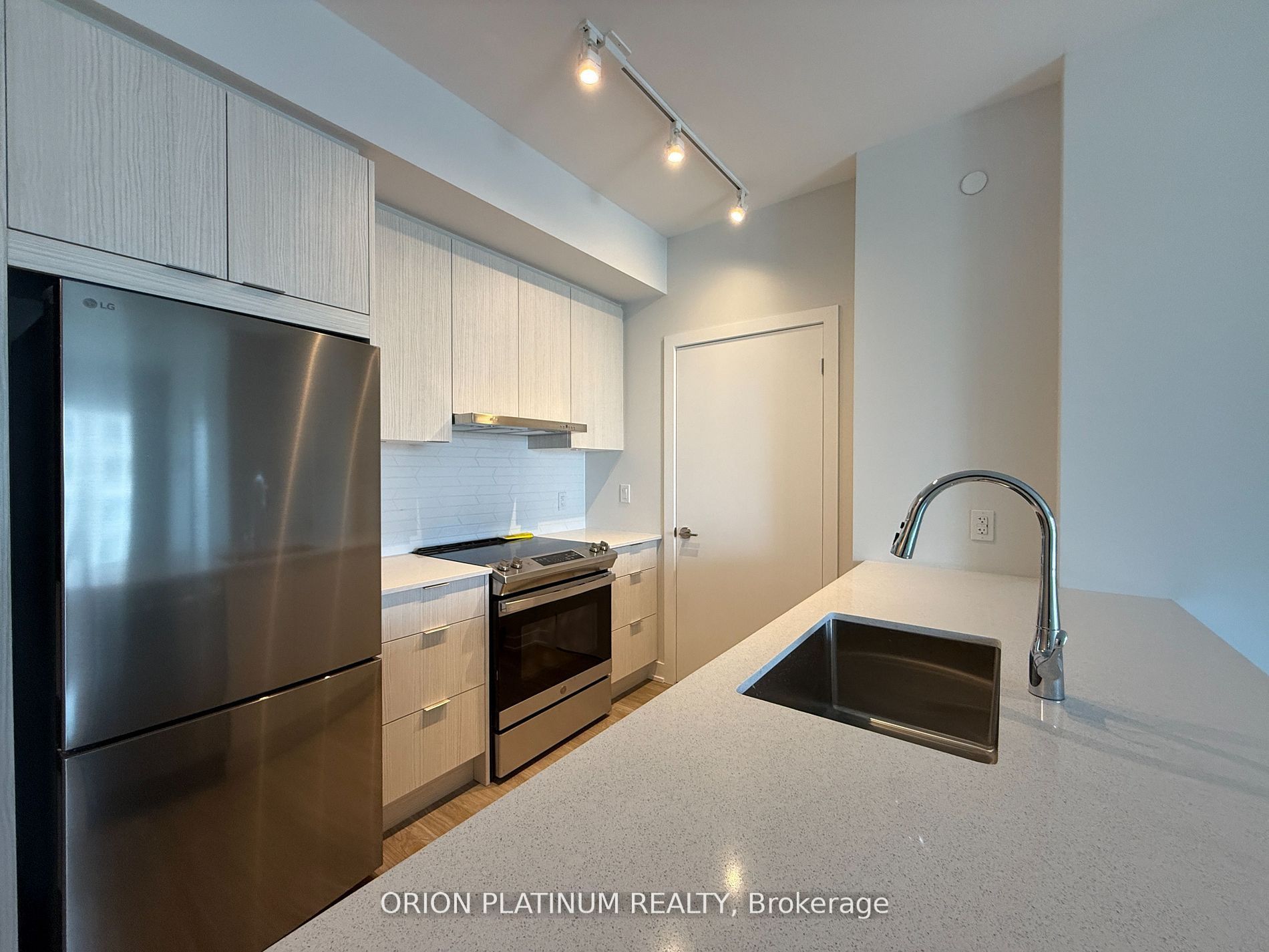 Additional image 3 of 2001-430 Square One Drive, Mississauga, ON, L5B 3Y1