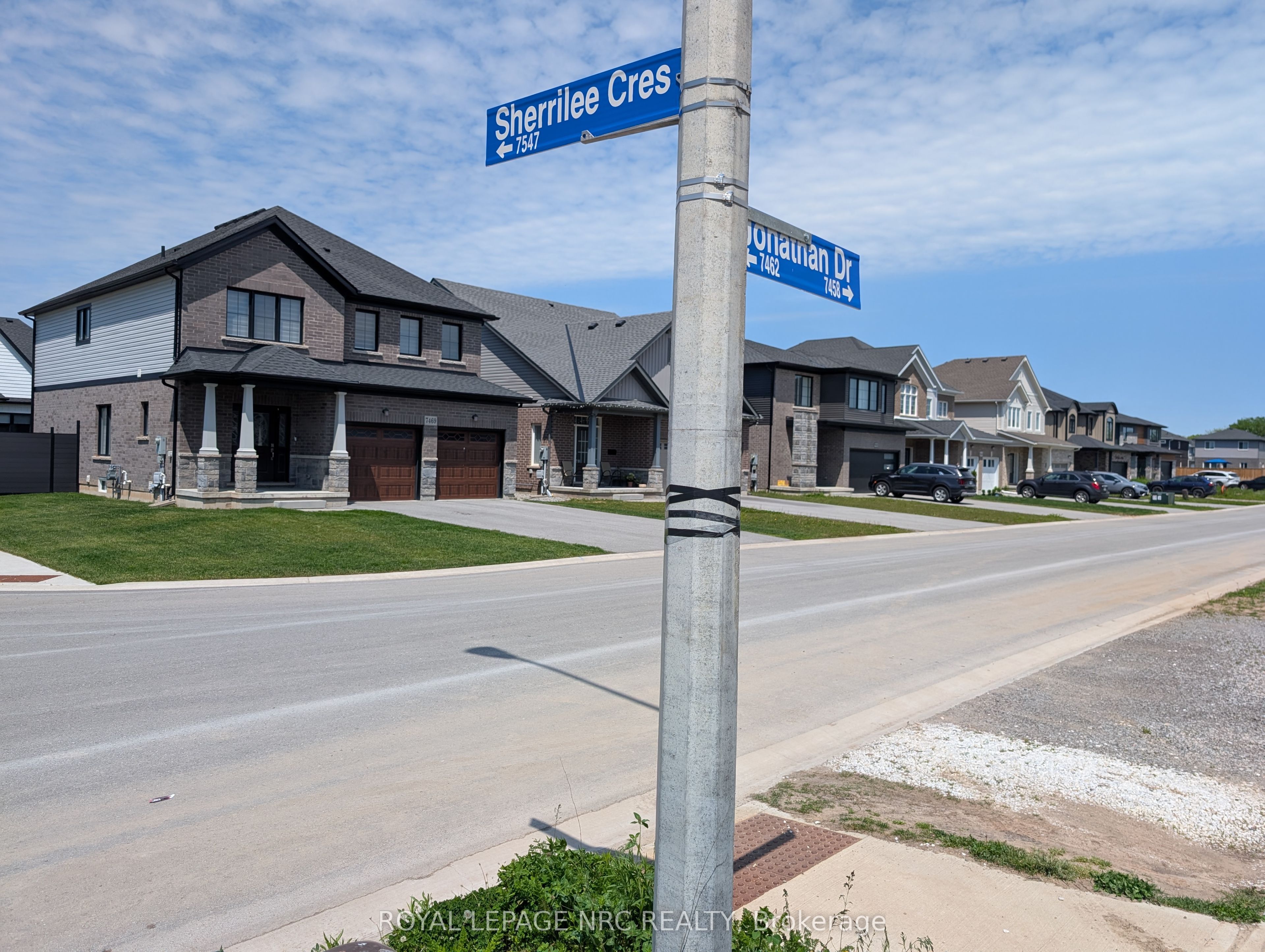 7437 Jonathan Drive, Niagara Falls, ON, L2H 3T3