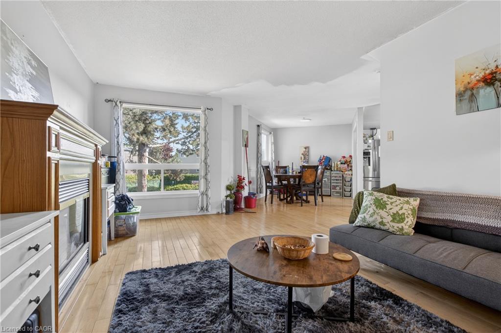 37-60 Elmsdale Drive, Kitchener, ON, N2E 2G4