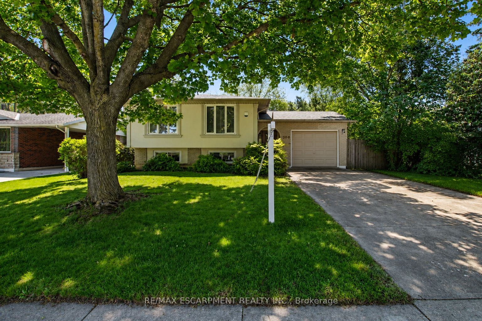 304 St Andrews Drive, Hamilton, ON, L8K 5K4 photo 2