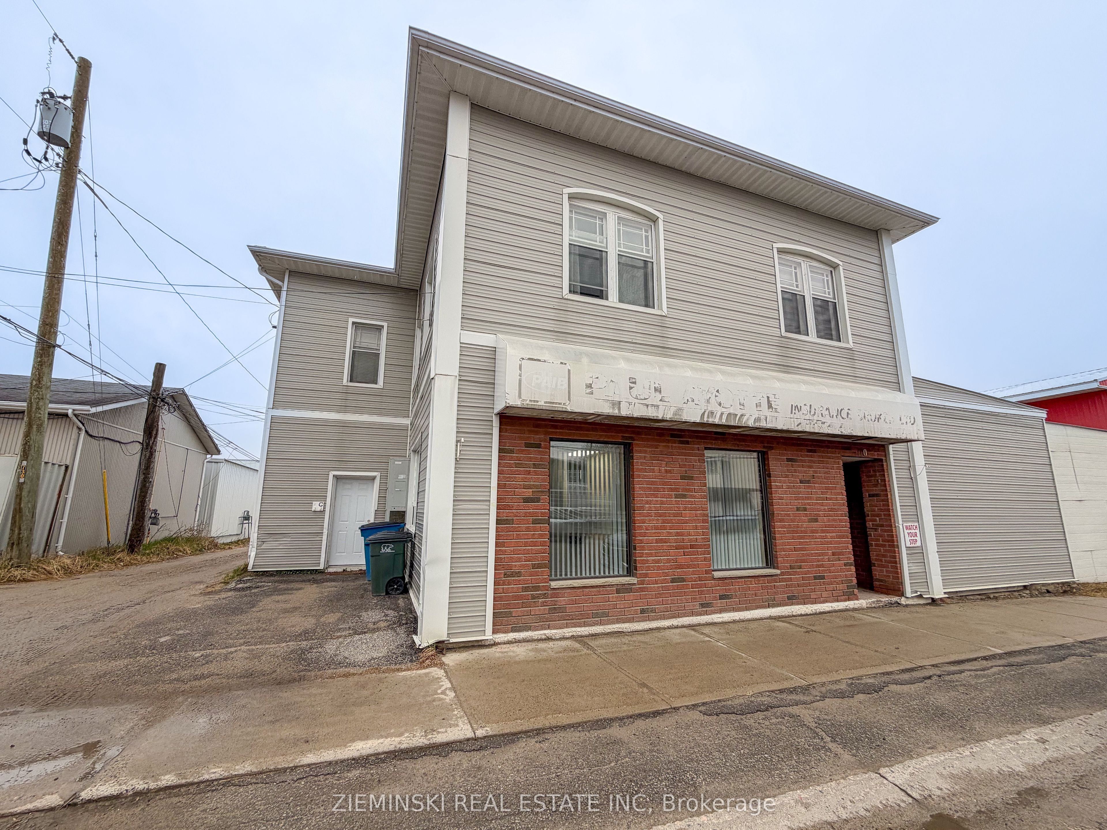 110-112 Third Street W, Cochrane, ON, P0L 1C0