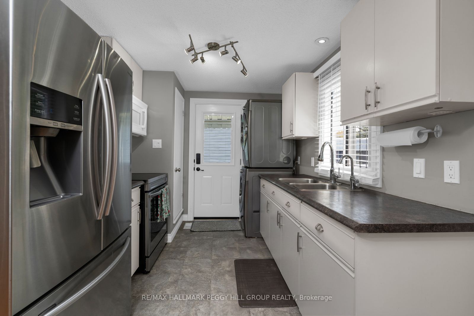 53 Corner Brook Trail, Innisfil, ON, L9S 1N6 photo 5